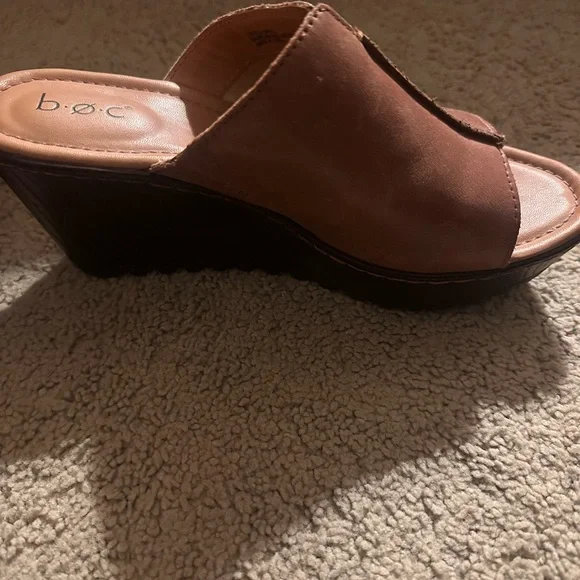 b.o.c. Women's Tan Leather Mules - Picture 3 of 8